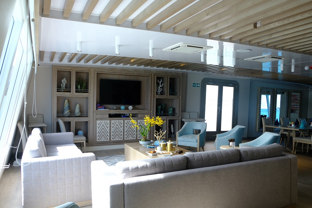 1024_endemiclivingroom 1024_endemiclivingroom