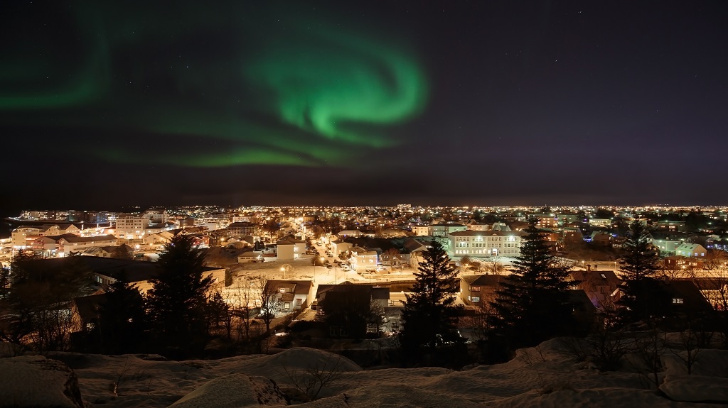 Aurora over Reykjavik Aurora over Reykjavik