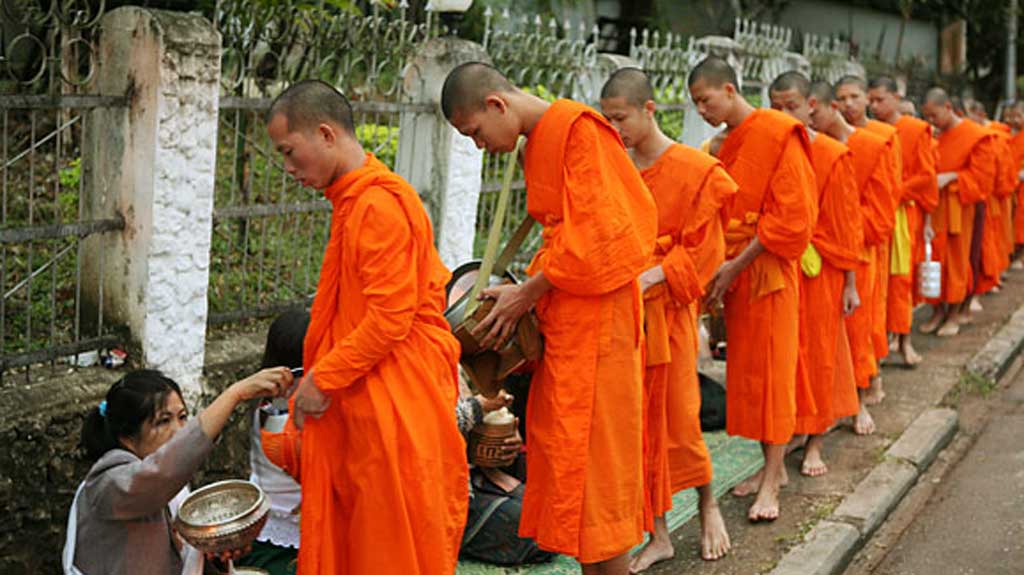 burma-laos-cambodia-buddhist-monk-offering