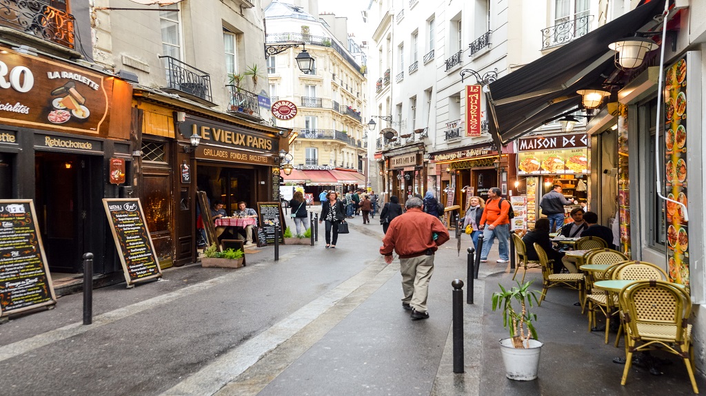 Lively Parisian street scene
