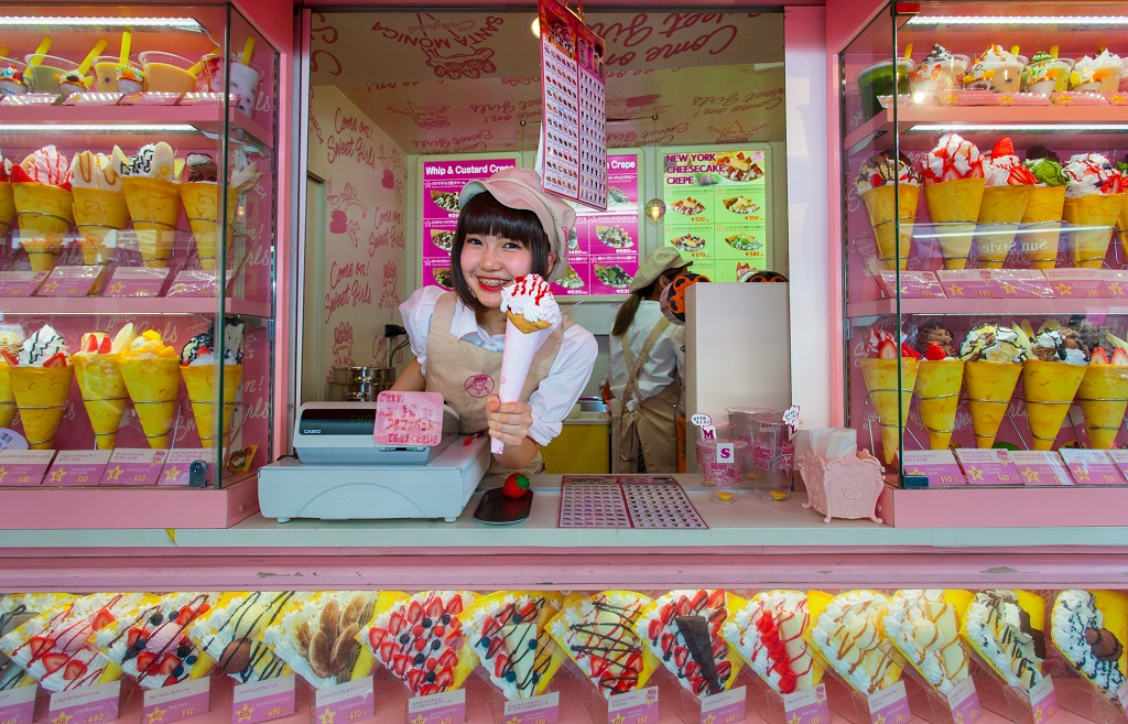 Crape and ice cream vendor at Harajuku Crape and ice cream vendor at Harajuku