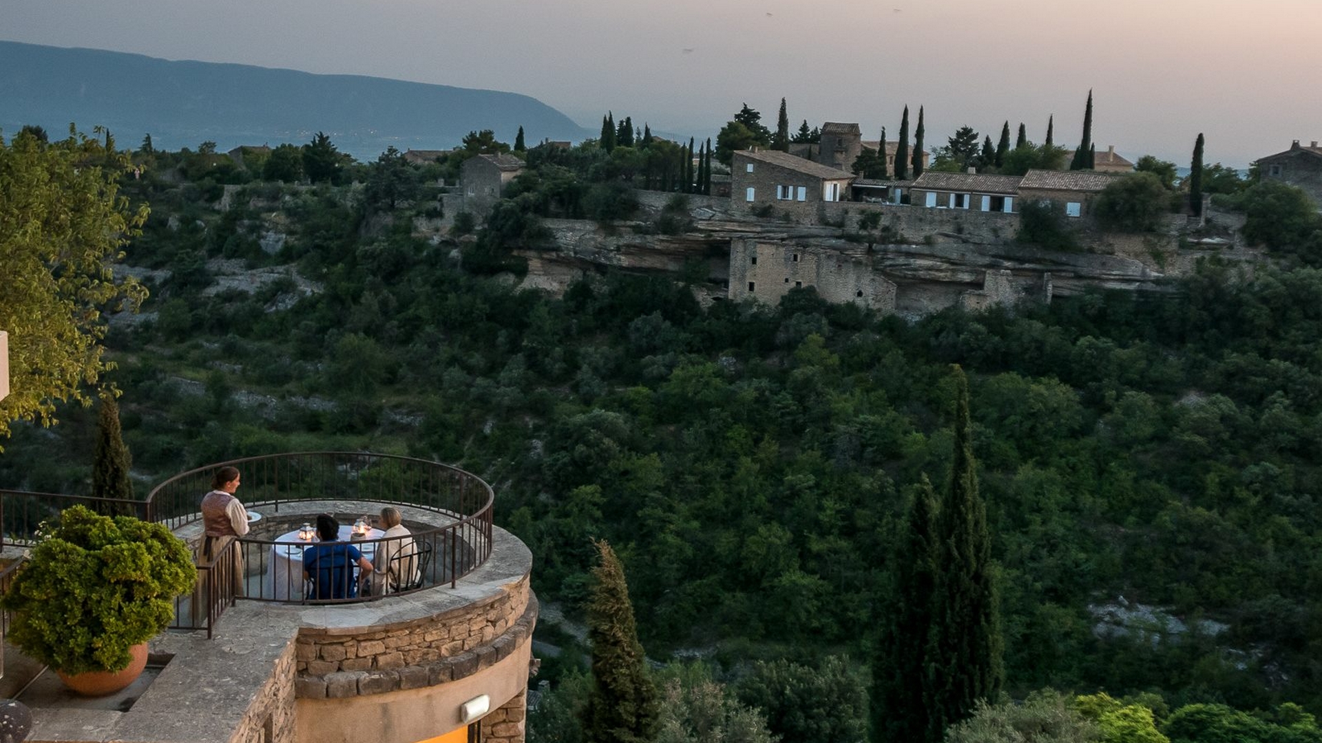 la-bastide-de-gordes la-bastide-de-gordes