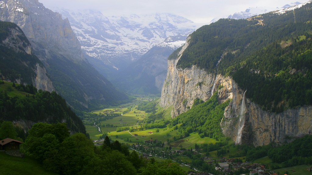 Staubbach falls, Lauterbrunnen idyllic Valley alpine countryside, Swiss Alps, Wengen Staubbach falls, Lauterbrunnen idyllic Valley alpine countryside, Swiss Alps, Wengen