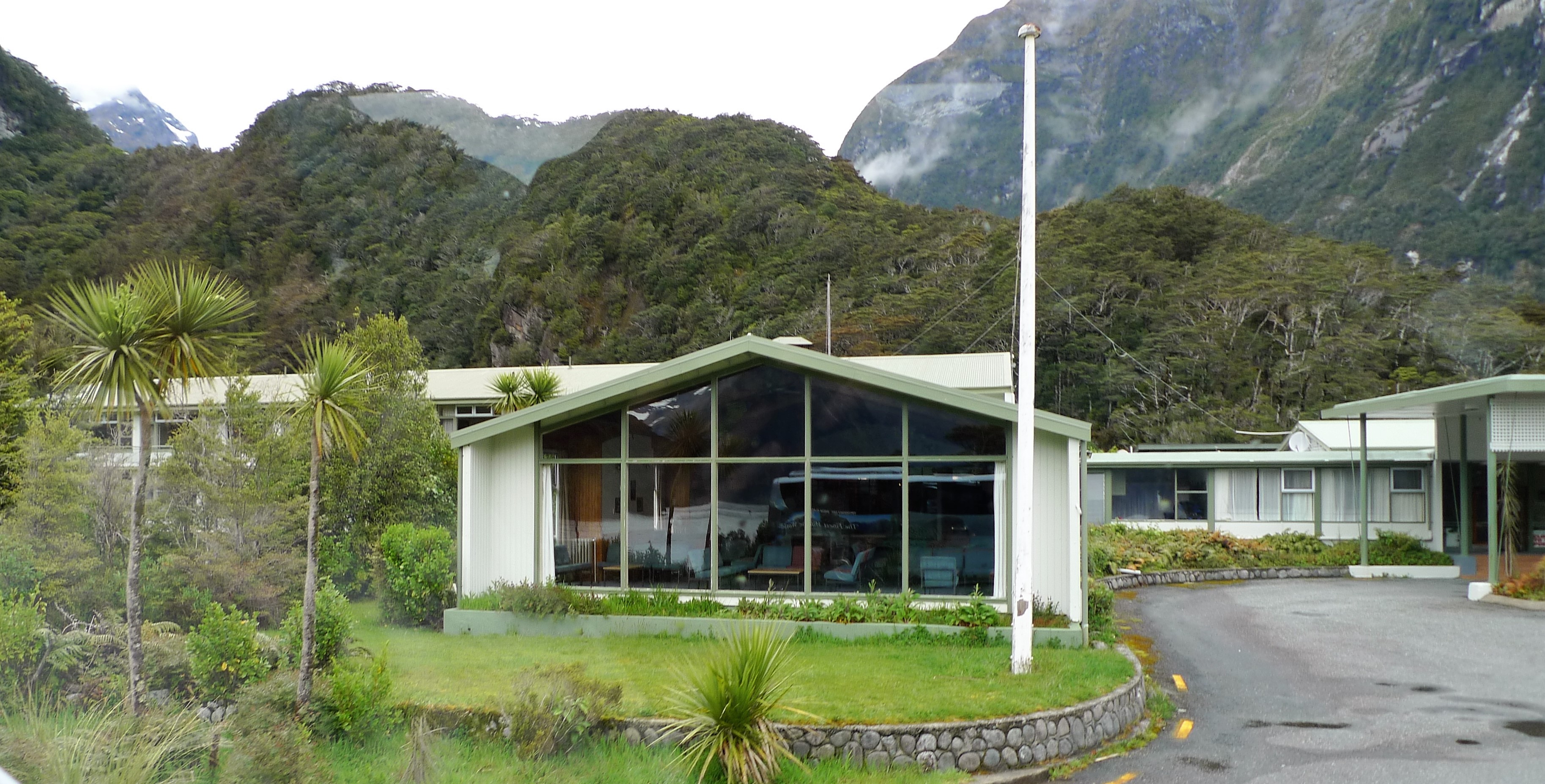 mitre-peak-lodge mitre-peak-lodge