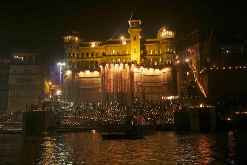 palace-from-ganges palace-from-ganges